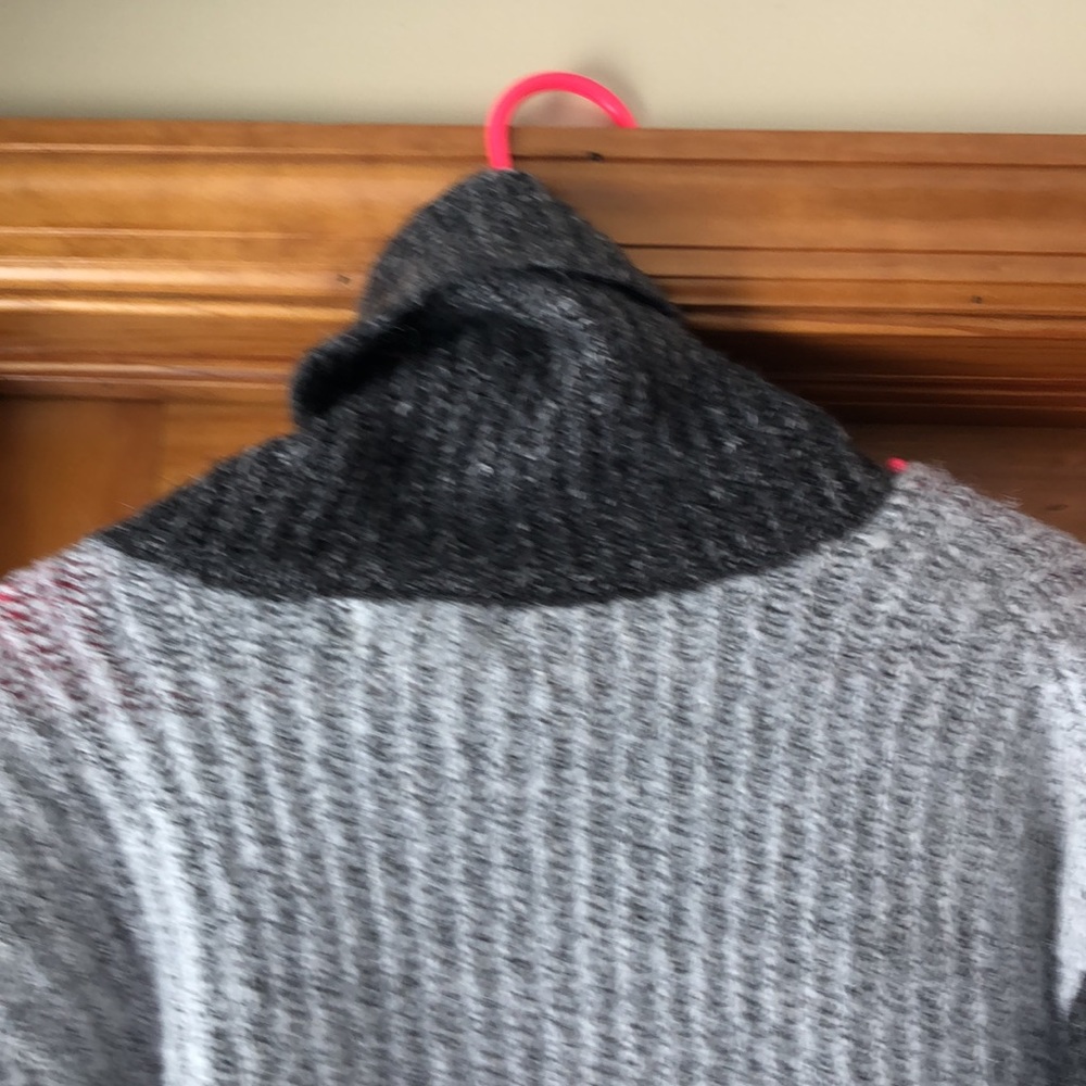 Sweater - Picture 5 of 6